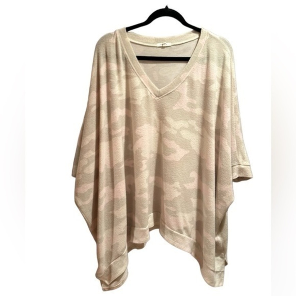 Maurices Pastel Pink Camo V-neck Poncho Size L/XL